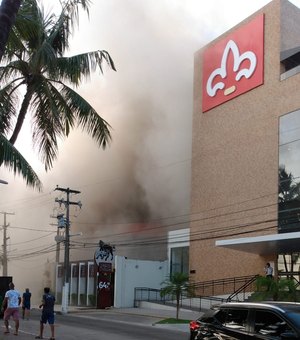 Apesar da correria, incêndio em churrascaria na Ponta Verde não causou danos