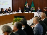 Lula reúne ministros nesta segunda-feira para reverter queda na aprovação