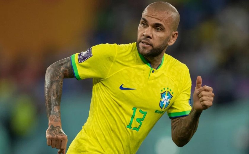 Daniel Alves tem prisão preventiva decretada pela Justiça da Espanha