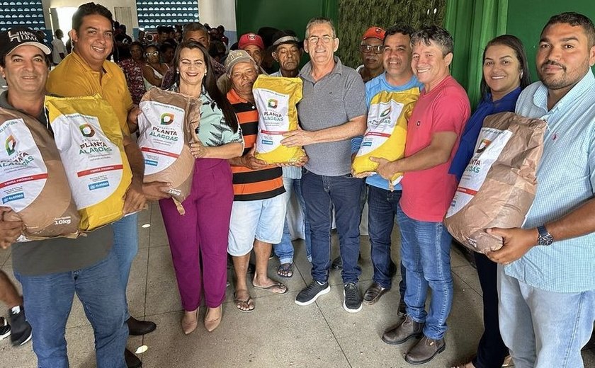 Prefeitura de Ibateguara entrega sementes pelo programa Planta Ibateguara