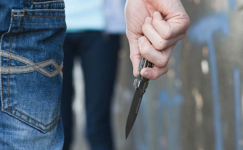 Homem é morto com facada no peito por enteada de 11 anos, em União dos Palmares