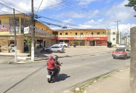 Ajudante de pedreiro é morto a tiros enquanto aguardava transporte por aplicativo em Maceió