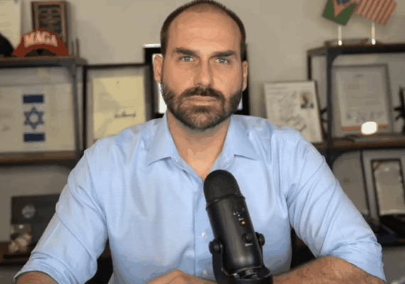 Ministério da Justiça demite Eduardo Bolsonaro do cargo de escrivão da PF