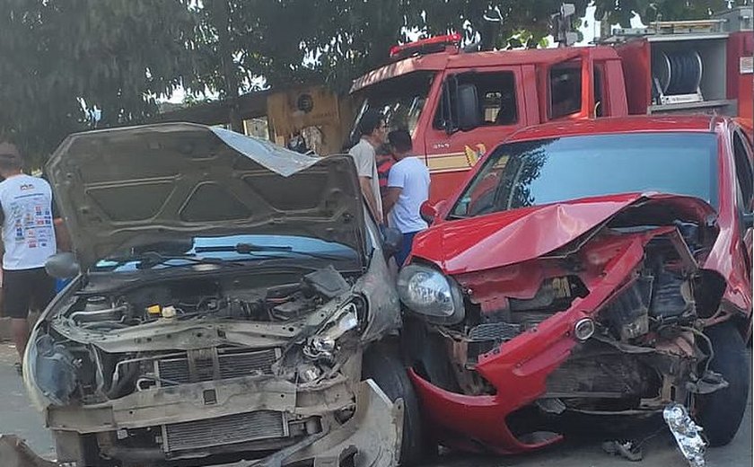 Colisão entre carros deixa duas pessoas feridas em União dos Palmares