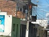 Após curto, poste incendia e trânsito é desviado da Rua Juvenal Mendonça