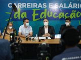 Servidores da educação recebem reajuste do Plano de Cargos e Salários em Alagoas