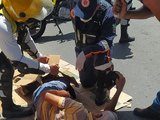 Homem é socorrido após ser atropelado por ônibus, no Jacintinho