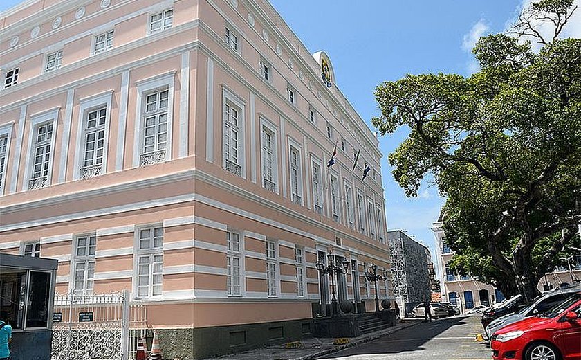 Cartão Escola 10 é aprovado na ALE e deve entrar em vigor este ano