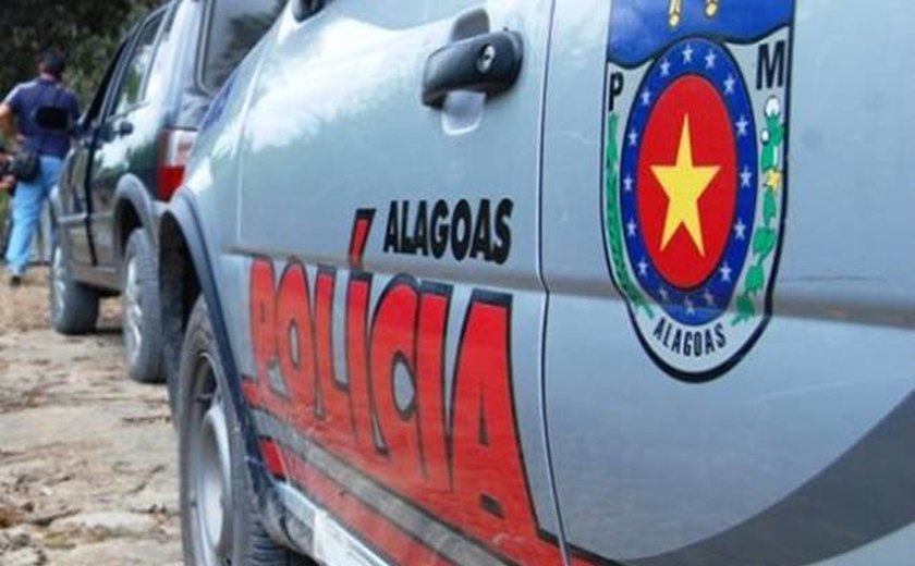 Homem é detido por 'morar junto' com menina de 12 anos