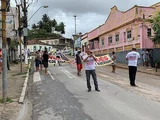 Moradores bloqueiam vias em Bebedouro em protesto por realocação