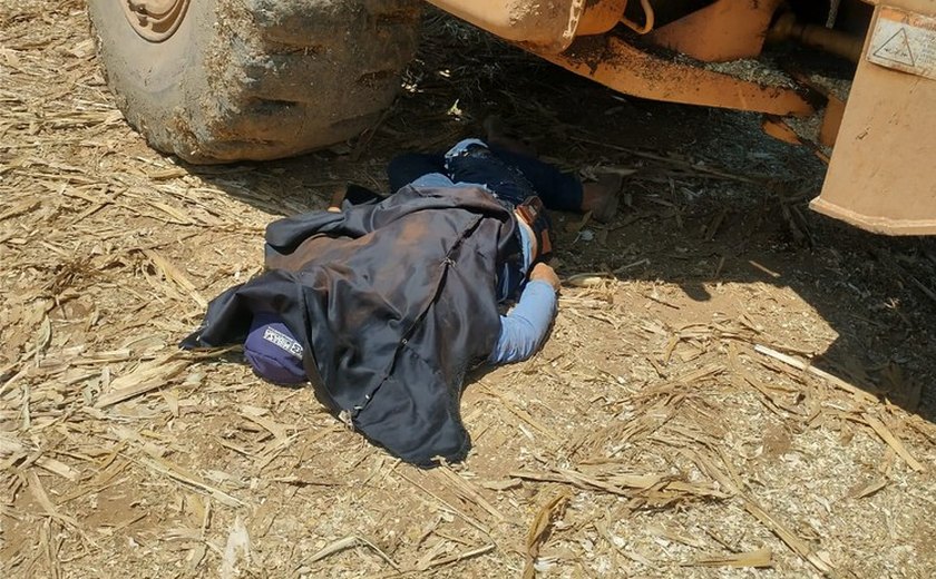 Funcionário de fazenda morre após ser atingido por máquina