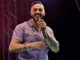 Cantor Belo é diagnosticado com Covid-19 e cancela show no Massayó Verão