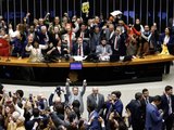 Câmara aprova PEC que acaba com escala 6x1; proposta segue para o Senado