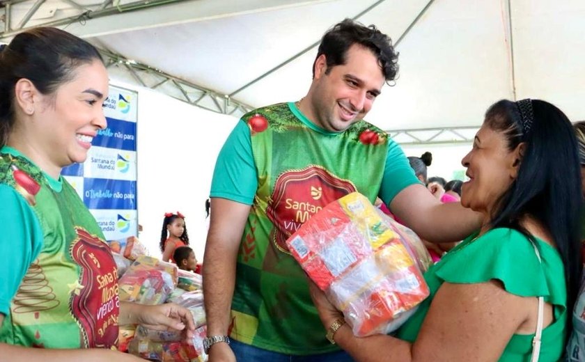 Vivendo a Magia do Natal: prefeitura de Santana do Mundaú leva projeto para a Munguba