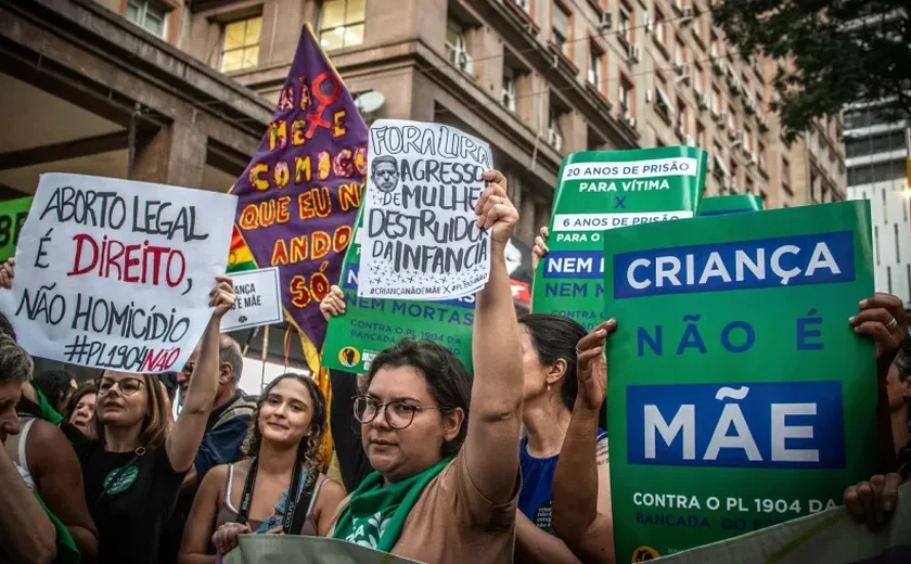 Saiba como é a legislação sobre aborto pelo mundo