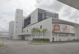 Mulher é presa em Maceió após se passar por enfermeira em três hospitais