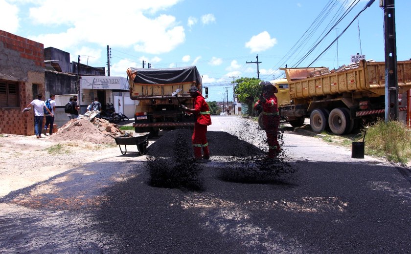 Infraestrutura beneficia mais de 100 vias com intervenções da operação tapa-buraco