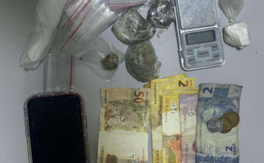 Bope apreende drogas e dinheiro em residência no Barro Duro, em Maceió