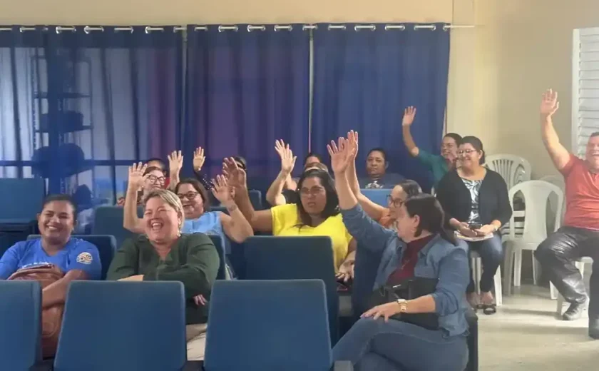 Professores de Branquinha aprovam proposta de reajuste proposta pela gestão Neno Freitas
