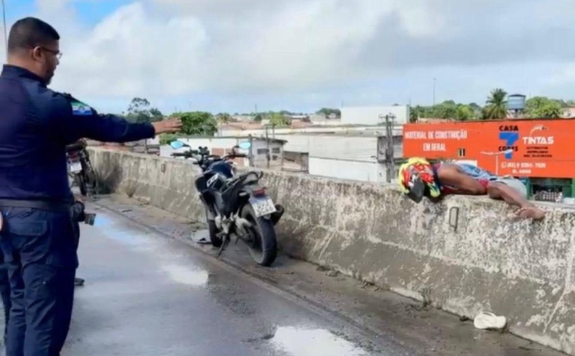 Guarda Municipal impede tentativa de suicídio em viaduto na parte alta de Maceió