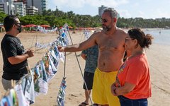 Visitantes adquiriram fotos para contribuir com abrigo que teve de abandonar bairro da capital