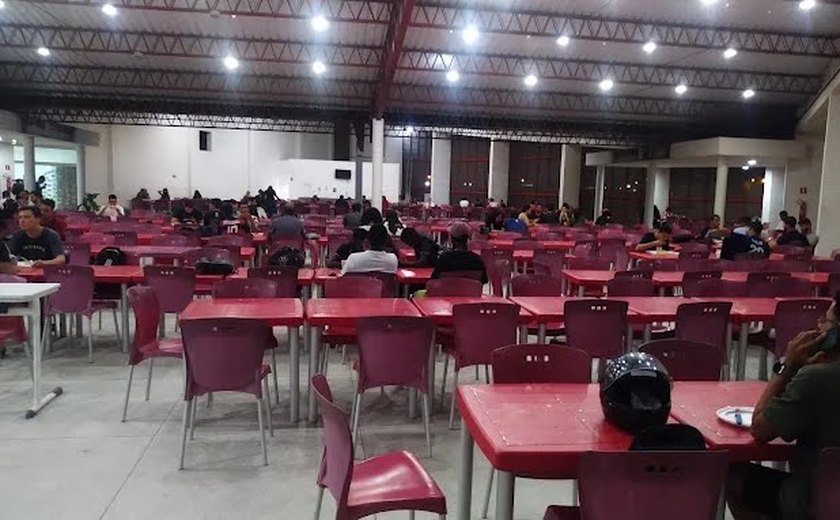 Ufal apura denúncias de restos de insetos e corpos estranhos em refeições do Restaurante Universitário