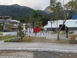 'Eu ❤️ Pau Grande': distrito onde nasceu Garrincha viraliza após instalação de letreiro em praça