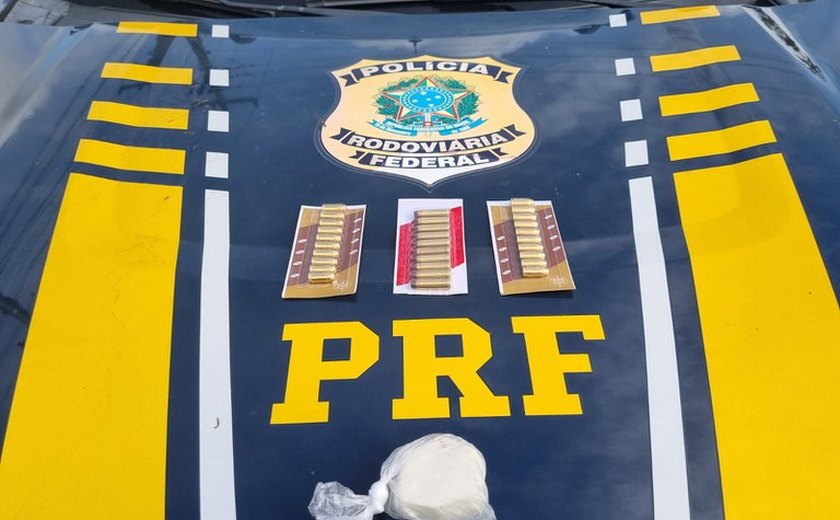 PRF e PM prendem três suspeitos de tráfico de drogas e porte ilegal de armas em Rio Largo/AL