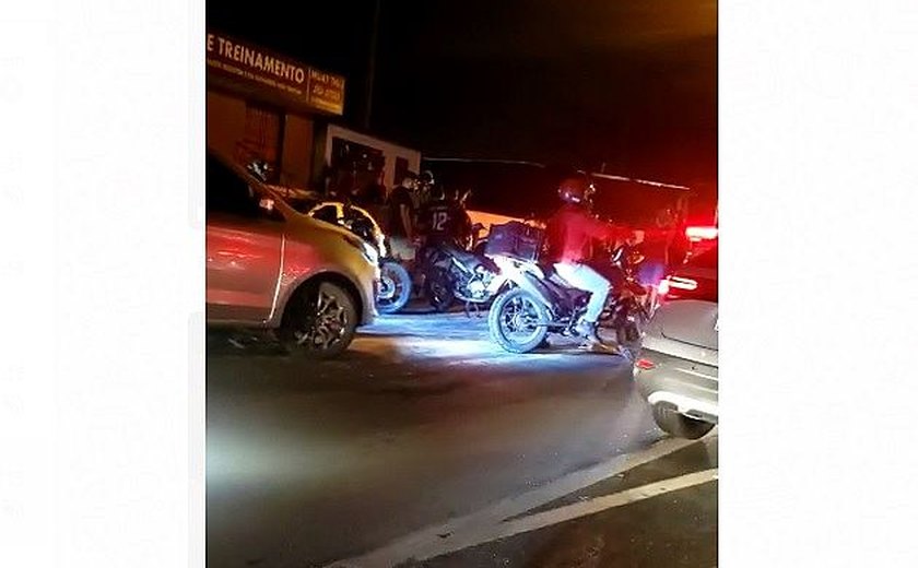 Acidente com motocicleta deixa um morto e um ferido na Avenida Menino Marcelo