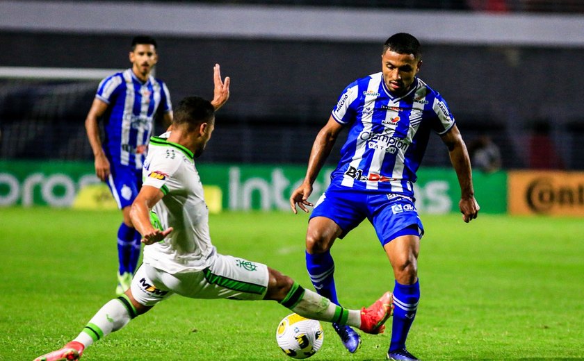 CSA confirma a saída do lateral direito Cedric