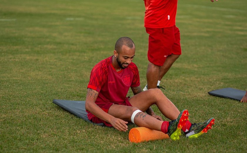 Wesley destaca que CRB precisa fazer jogo 'perfeito' contra o Fortaleza nesta quarta (4)