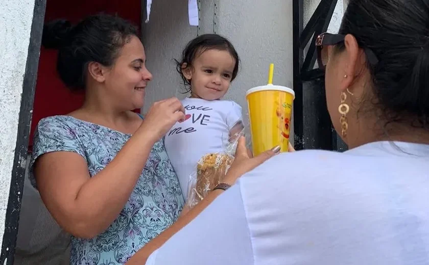 Equipe do Criança Feliz de Branquinha encerra atividades de 2022 com entrega de lembrancinhas