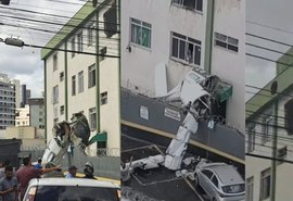 Avião de pequeno porte bate em prédio residencial em Belo Horizonte; piloto morre