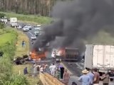 Tragédia na BR-020: Batida entre van e caminhão deixa cinco mortos e 11 feridos