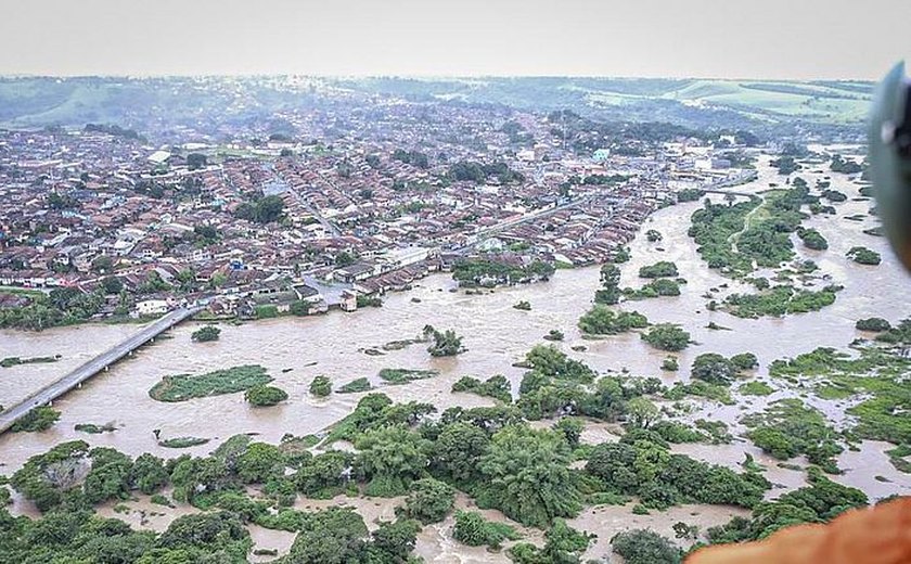 Chuvas: Governo Federal estende seguro-desemprego em Alagoas e Pernambuco