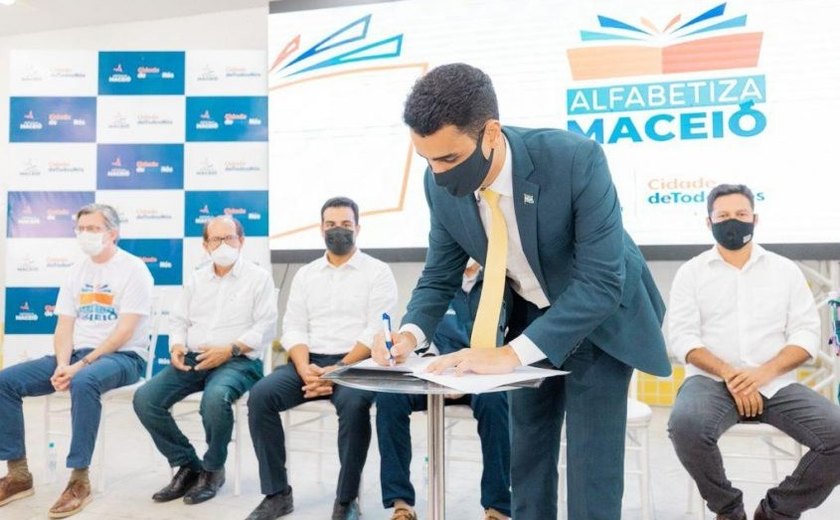 Alfabetiza Maceió finaliza 2021 com participação de mais de mil educadores