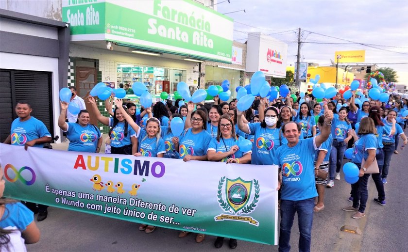 Caminhada pelo centro de Palmeira dos Índios encerra a Semana de Conscientização do Autismo