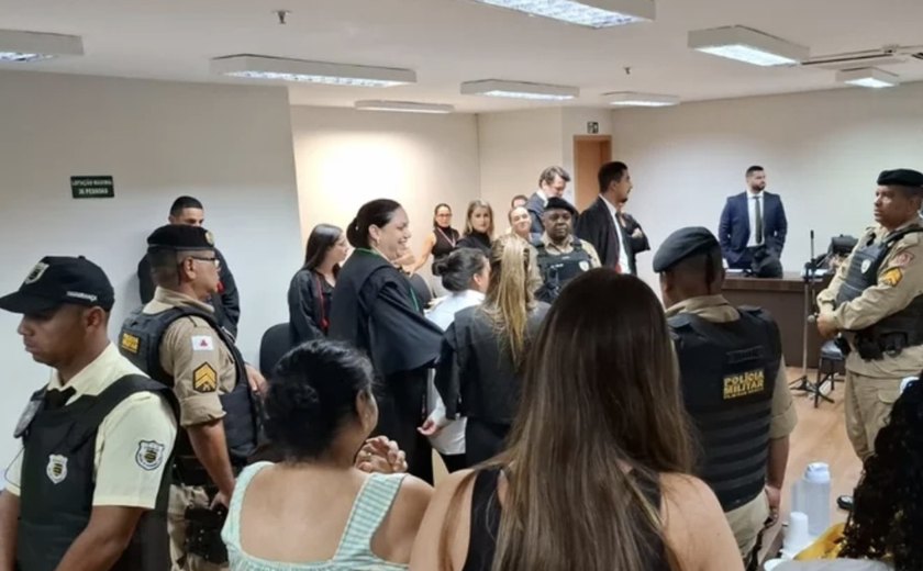 Mãe que matou e cortou penis de suspeito de abusar da filha é absolvida pelo júri em Minas Gerais