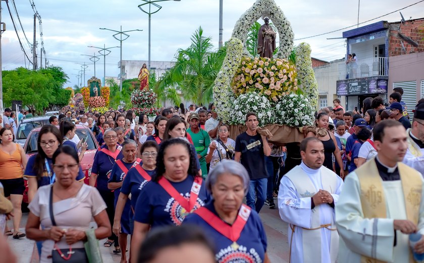 Procissão de Santa Maria Madalena reúne milhares de fiéis em União dos Palmares