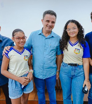 Cidade número 1 em educação no IQEAL beneficia mais de 2 mil alunos da rede pública com óculos de grau