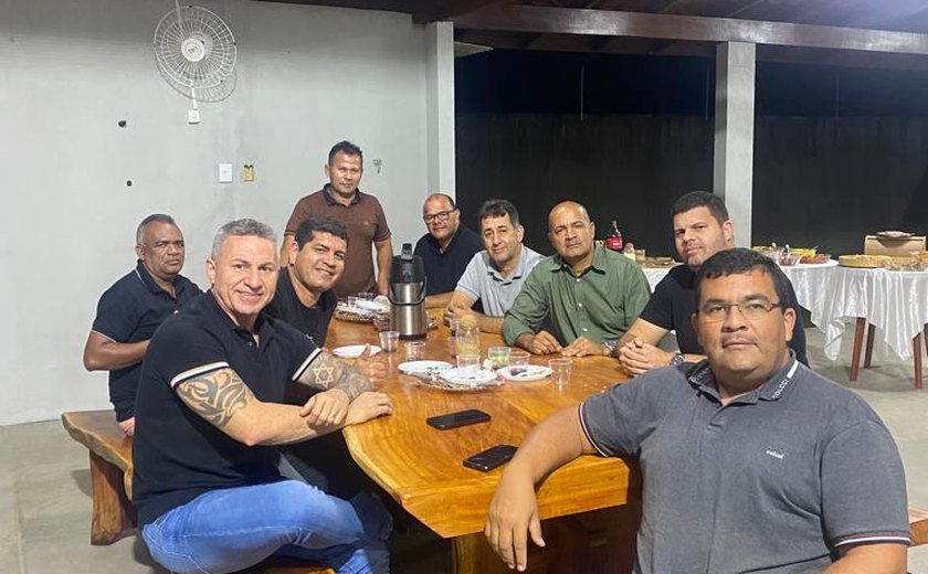 Presidente da Câmara de União dos Palmares reúne os vereadores em sua casa para traçar metas para as próximas eleições