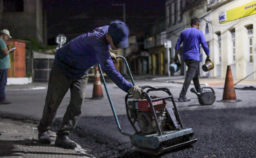 Prefeitura de Maceió realiza reparos na infraestrutura no centro de Maceió