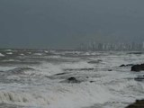 Marinha alerta para ondas gigantes em Recife nos próximos dias