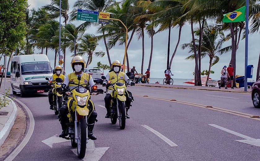 Motorista embriagado é preso após quase invadir contramão na orla de Ponta Verde