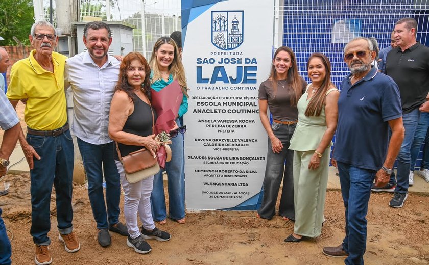 Prefeita Angela Vanessa e vice-prefeita Ravena de Neno entregam escola reformada e requalificam estrada rural em São José da Laje