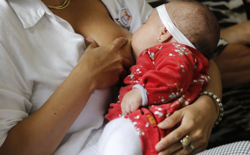 Agosto Dourado destaca benefícios do aleitamento materno