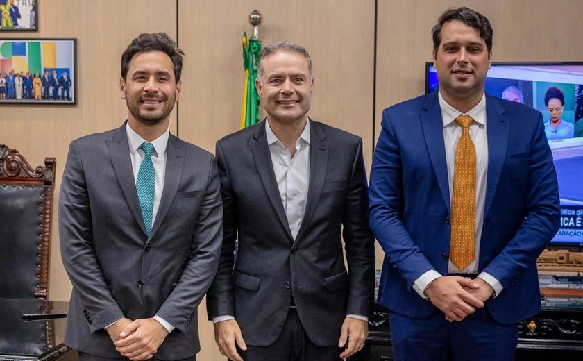 Atual prefeito e prefeito eleito de Santana do Mundaú cumprem produtiva agenda em Brasília