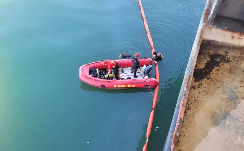 Navio com suspeita de transportar drogas é vistoriado em Maceió