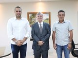 Prefeitos de Santana do Mundaú e de Branquinha, se reúnem com governador Klever Loureiro