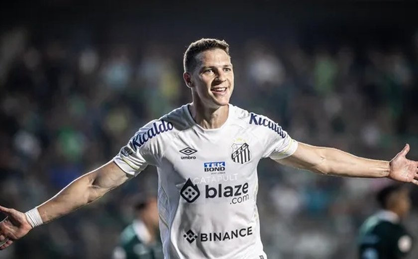 Grêmio vence Botafogo de virada e empata na liderança em show de Luis Suárez